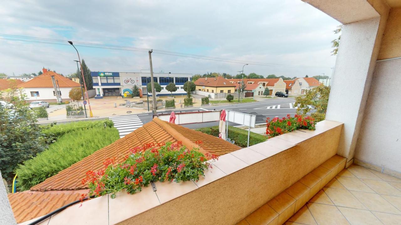Rusovský Penzión Bratislava Exterior foto
