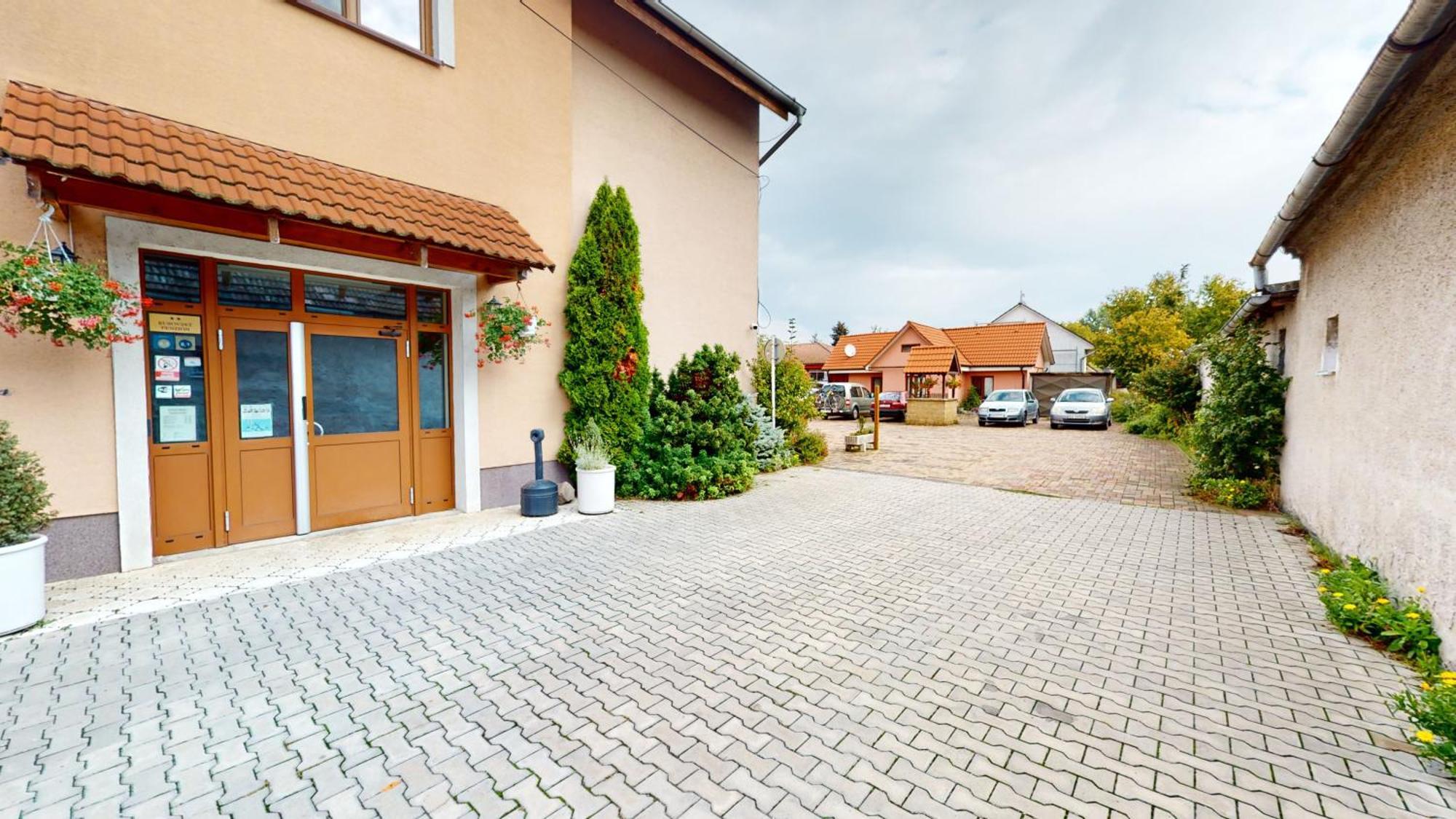 Rusovský Penzión Bratislava Exterior foto